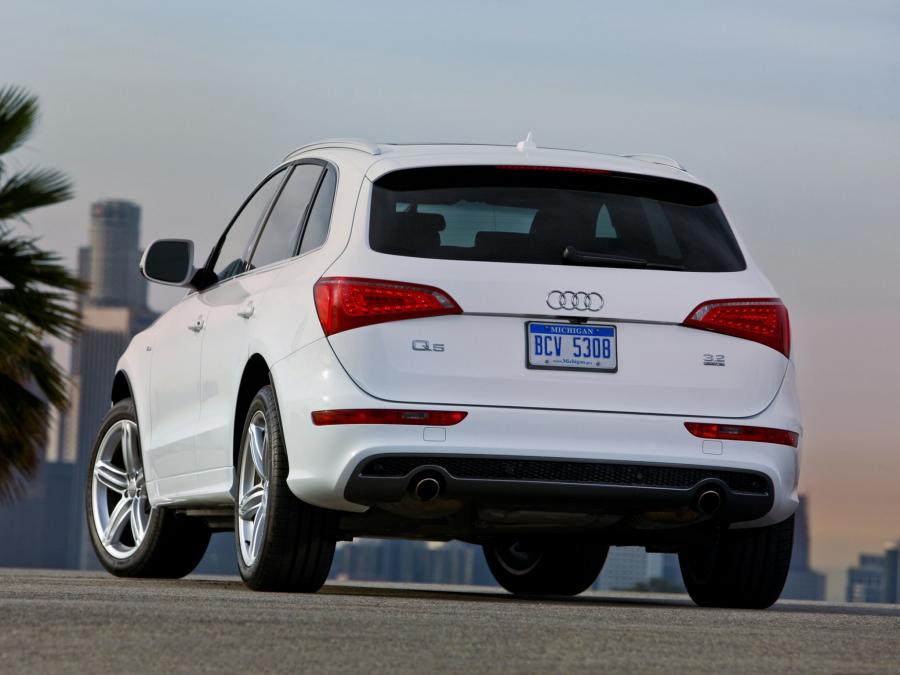  Audi Q5 3.2 Quattro S-Line (8R) 2009 года  (NA) (фото 2 из 7)
